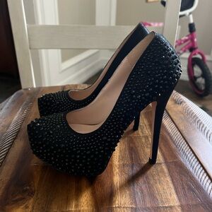 Size 6 black pearl suede heels